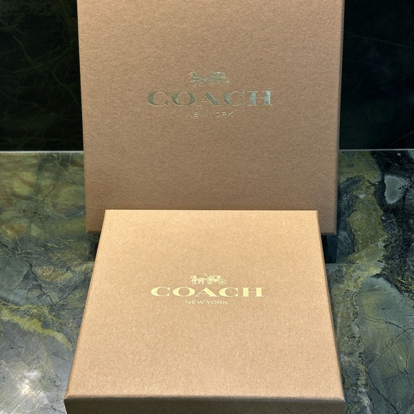 COACH PET DOG COLLAR AND LEASH set brown black red apple New Pretty last set - Picture 14 of 16